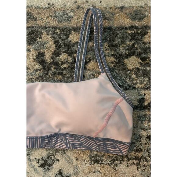 Lululemon Y Flow Pink Gray Patterned Sports Bra Size 8 Gym Training - Picture 2 of 6